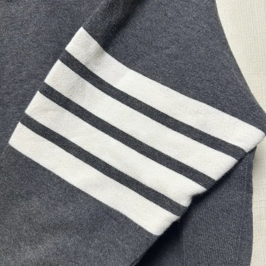 [BUNJANG] Thom Browne Gray Crewneck Sweatshirt / 톰브라운 그레이 2사이즈 맨투맨(정품)