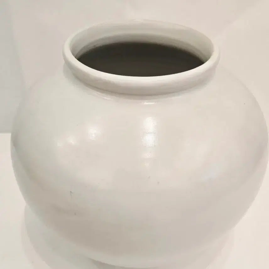 [SOLD OUT] [태광 작] 순백의 미학, 현대 달항아리 (유백색/상태 최상)