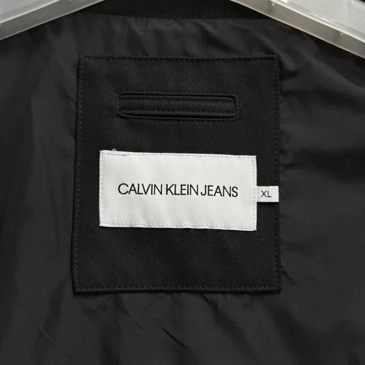[SOLD OUT] [XL] 캘빈클라인 진 Calvin Klein 바람막이 자켓