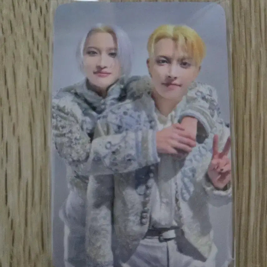 [SOLD OUT] GOLDENHOUR:Part.2 메이크스타 럭키드로우in Europe