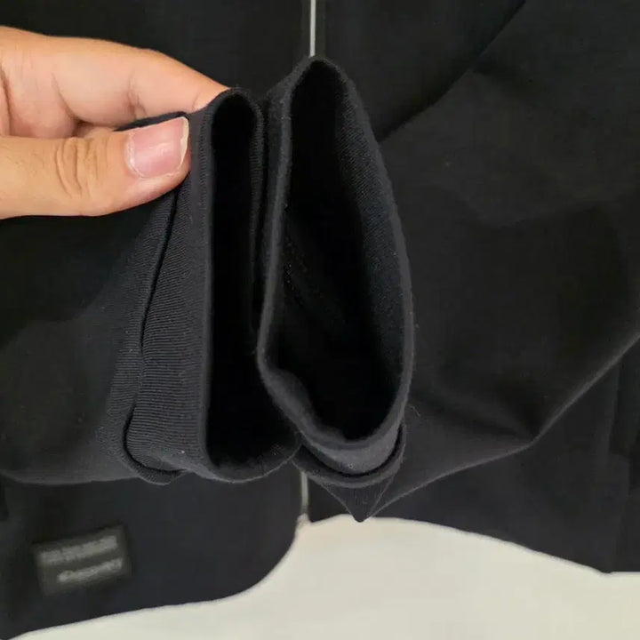 [BUNJANG] Discovery Zip-up Jacket (90) - Black / 디스커버리 집업 자켓 90 블랙