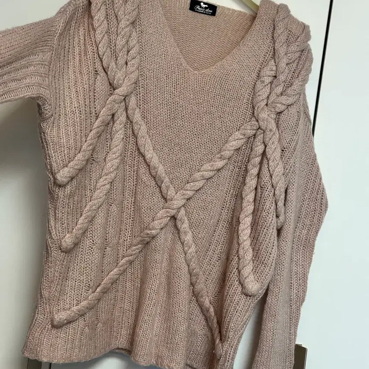 [BUNJANG] V-Neck Cable Knit Sweater / 꽈배기 니트 여성스러운 스웨터 아우터 탑 브이넥