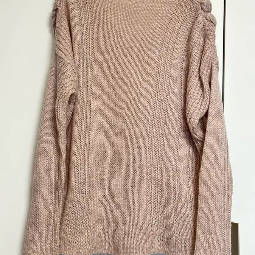[BUNJANG] V-Neck Cable Knit Sweater / 꽈배기 니트 여성스러운 스웨터 아우터 탑 브이넥
