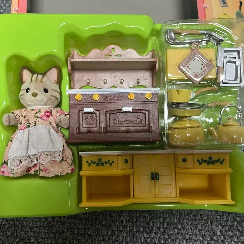 [BUNJANG] Sylvanian Families Striped Cat Kitchen Set / 실바니안 올드 줄무늬고양이 키친세트