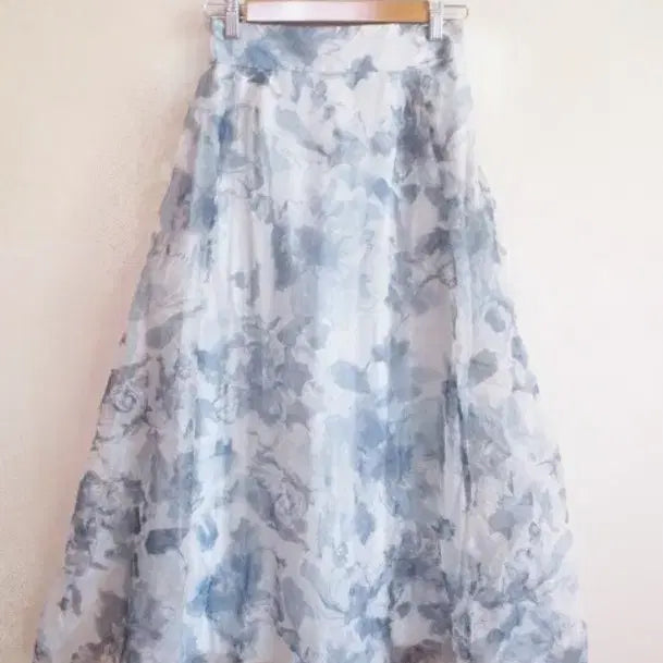 [SOLD OUT] GRL 블루 플라워 /롱 스커트 (새옷)