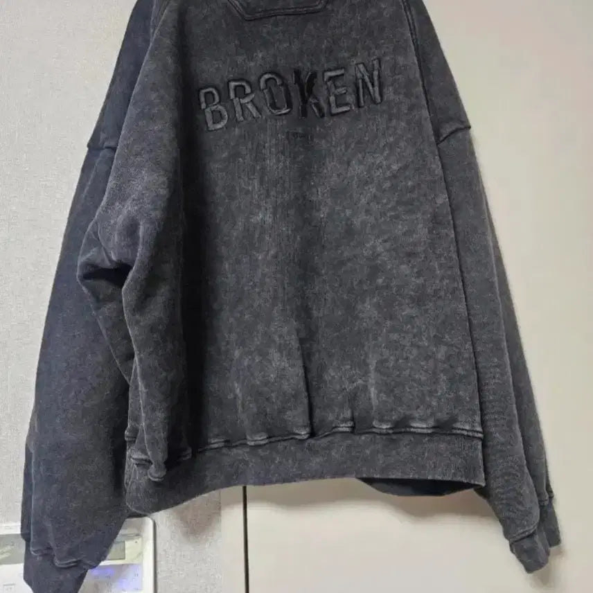 [BUNJANG] Juun.J 23FW Dyed Broken Sweatshirt M Size / 준지 다잉 브로큰 맨투맨 - 23FW