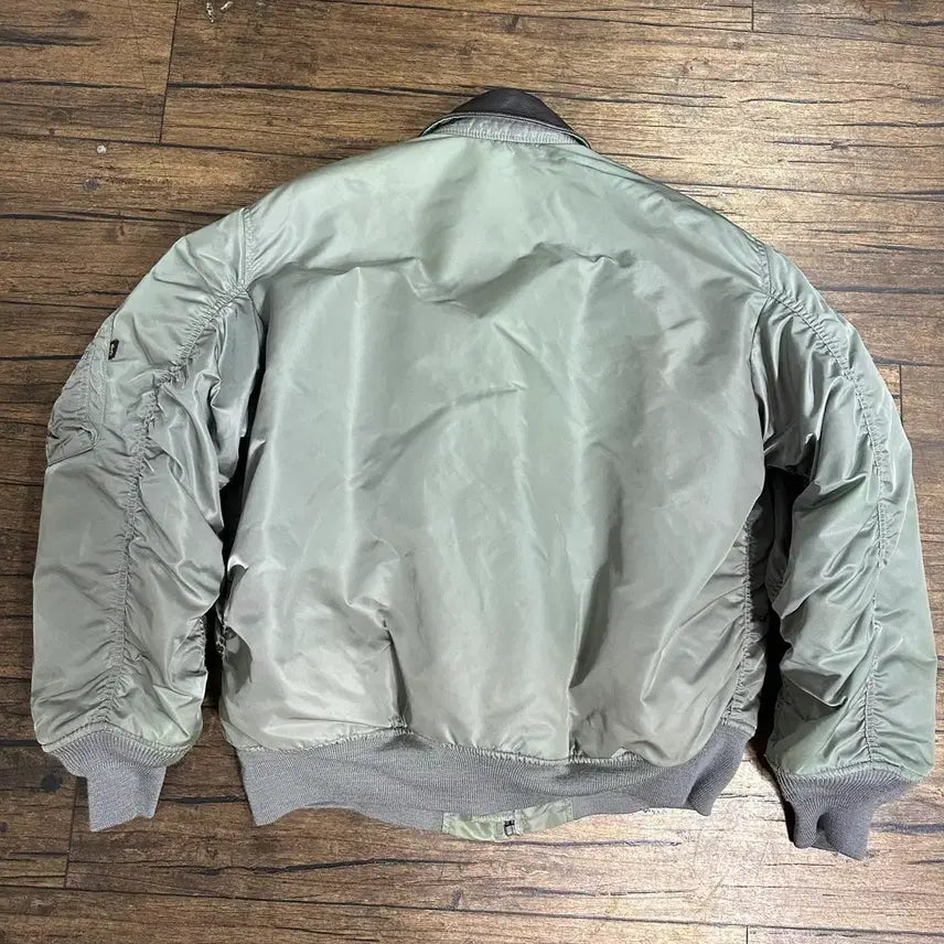 [SOLD OUT] 알파인더스트리 MA-1 모델: CWU-45/P 플라이트 자켓 항공점퍼