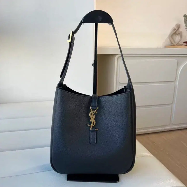 [SOLD OUT] 백화점에서 구매한 생로랑 YSL 숄더백 스몰 사이즈 여성용 핸드백 블랙