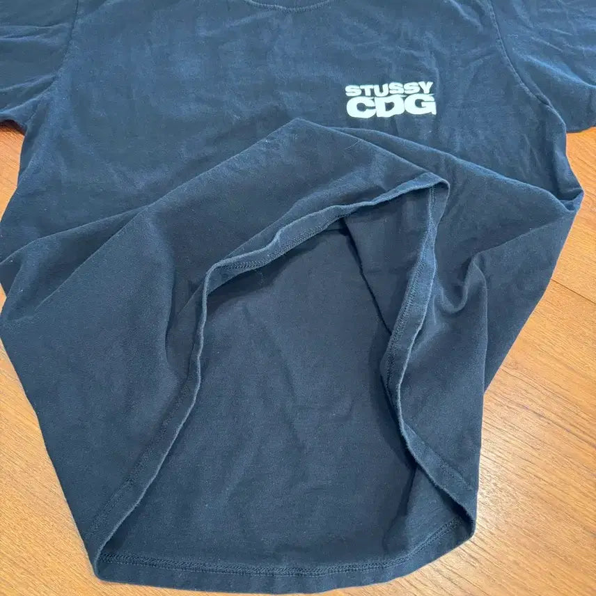[SOLD OUT] (105)스투시 꼼데 CDG 반팔티 블랙 L