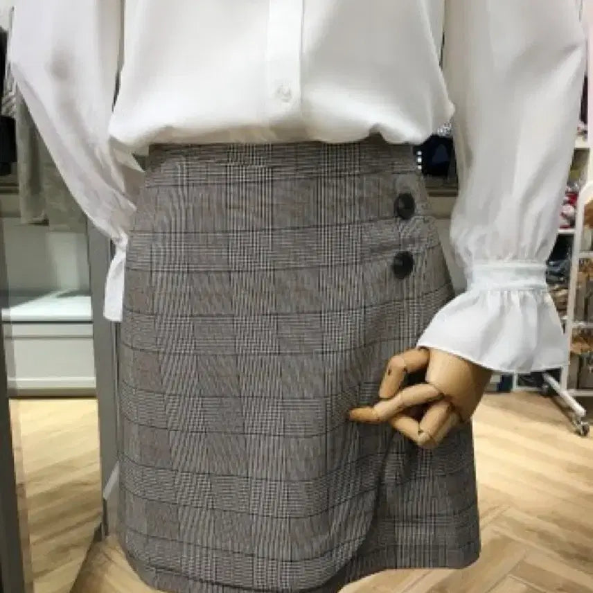 [BUNJANG] CLOVIS Check Button Wrap Skirt / CLOVIS 클라비스 체크 버튼 랩 스커트