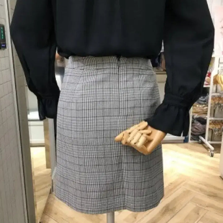 [BUNJANG] CLOVIS Check Button Wrap Skirt / CLOVIS 클라비스 체크 버튼 랩 스커트