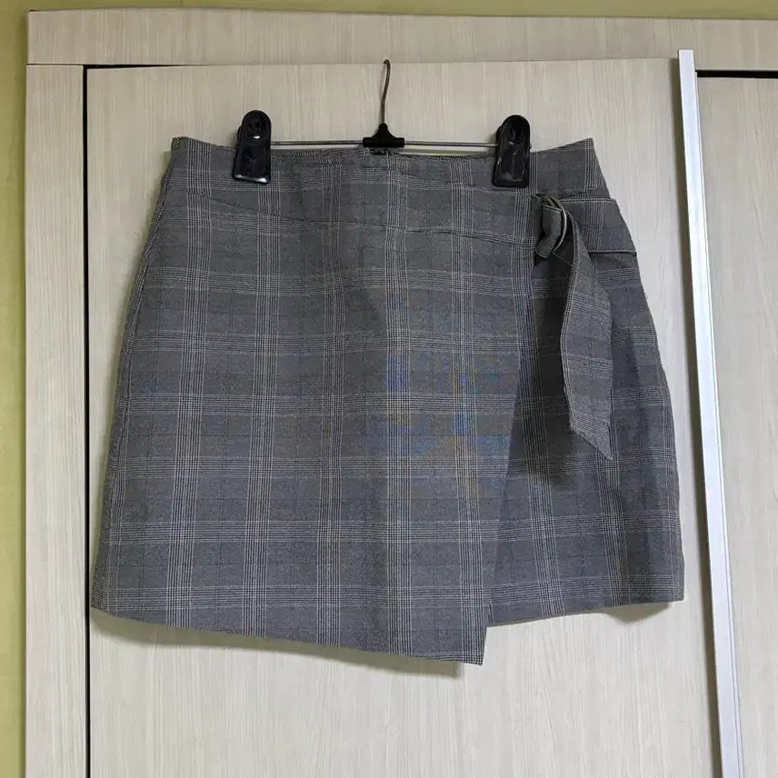 [BUNJANG] CLOVIS Check Wrap Skirt / CLOVIS 클라비스 체크 랩 스커트