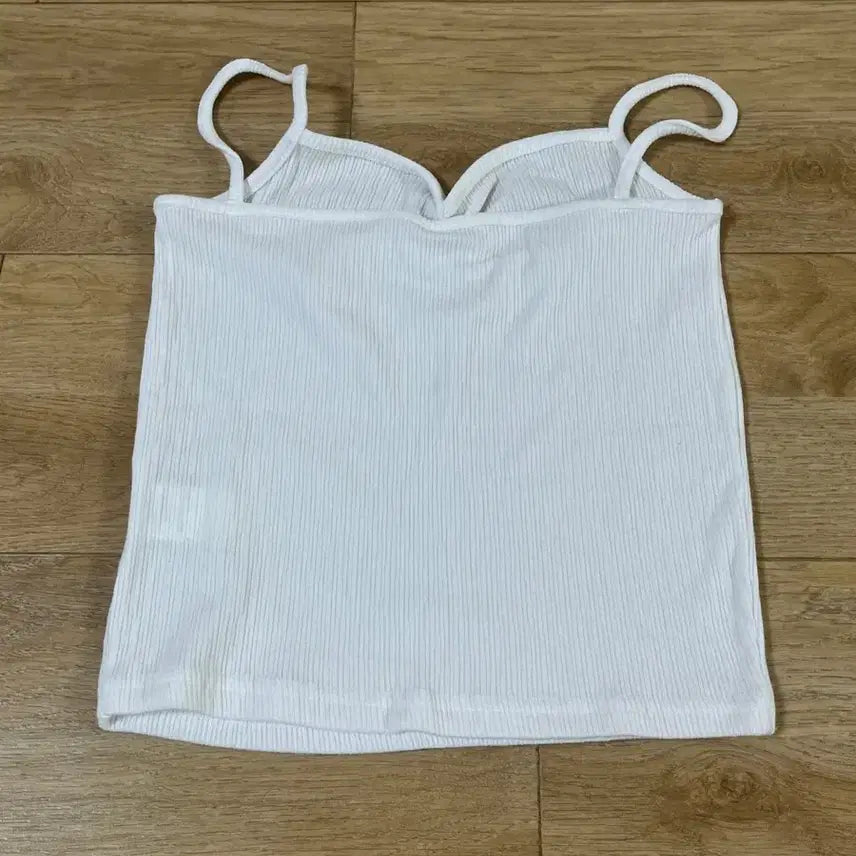 [BUNJANG] Lettera Wrinkle Sleeveless Top / 레테라 윙클 슬리브리스