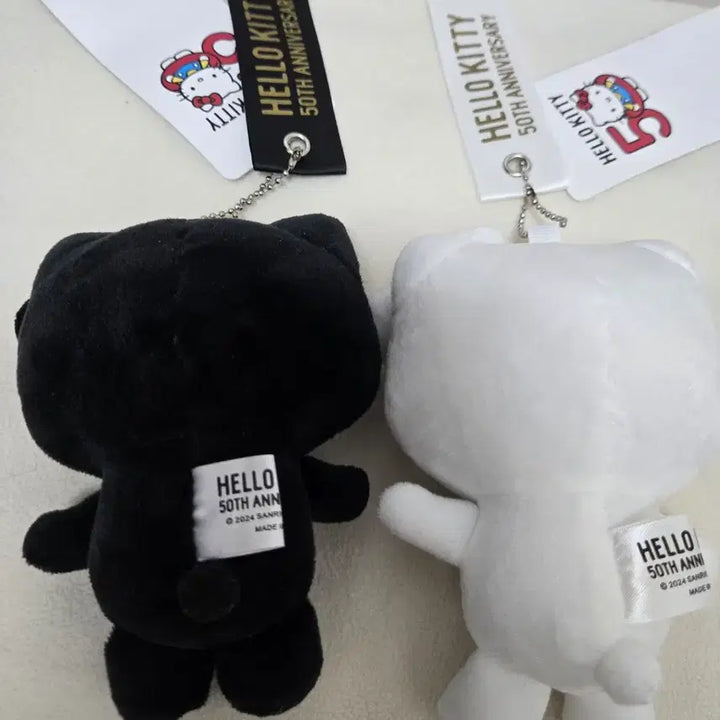 [BUNJANG] Hello Kitty 50th Anniversary Keychain / 헬로키티50주년  키링