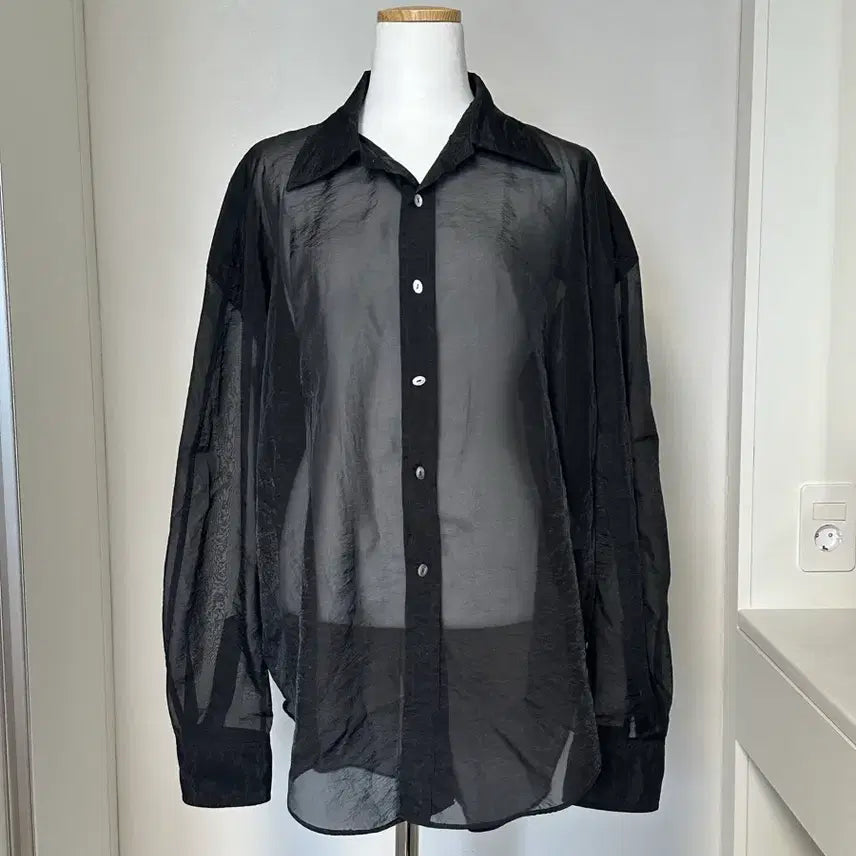 [SOLD OUT] 더일마 블랙 셔츠 (정가 20만원 중후반대)