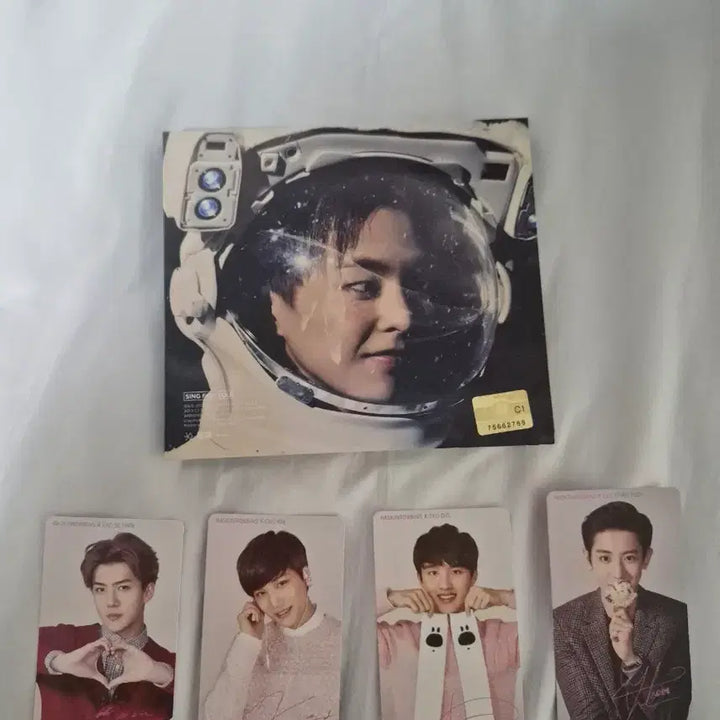 [SOLD OUT] EXO  City Lights 앨범 + 배라 포카 세트