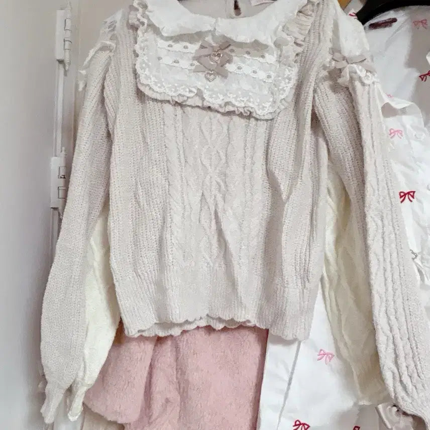 [BUNJANG] LIZLISA Square Yoke Frill Knit - Pink / 리즈리사 스퀘어 요크 프릴 니트 핑크 판매합니다!