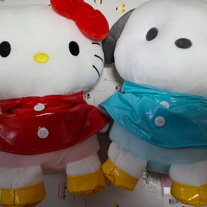 [BUNJANG] Sanrio Hello Kitty &amp; Pochacco Raincoat Plush Set / 우비 산리오 헬로키티 포챠코 인형 세트