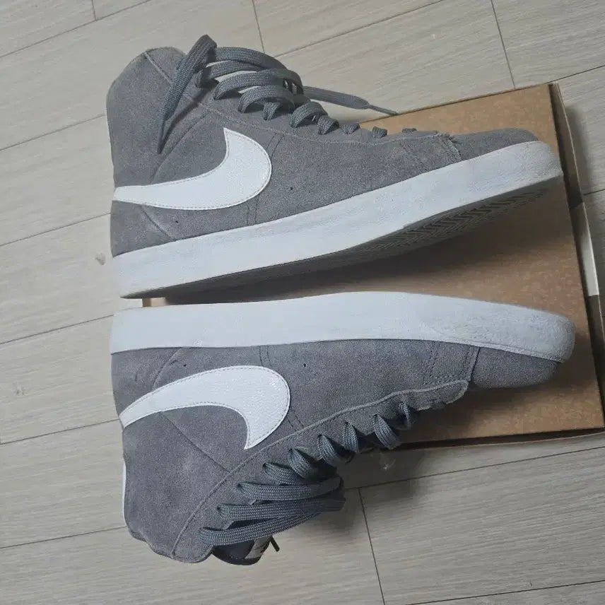 [BUNJANG] Nike Dunk High Suede Gray Sneakers / 나이키 덩크 하이 스웨이드 그레이 회색 275