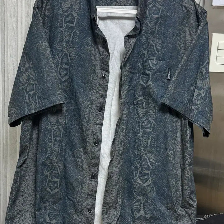 [BUNJANG] thisisneverthat Python Shirt XL / 디스이즈네버댓 파이썬 셔츠 XL