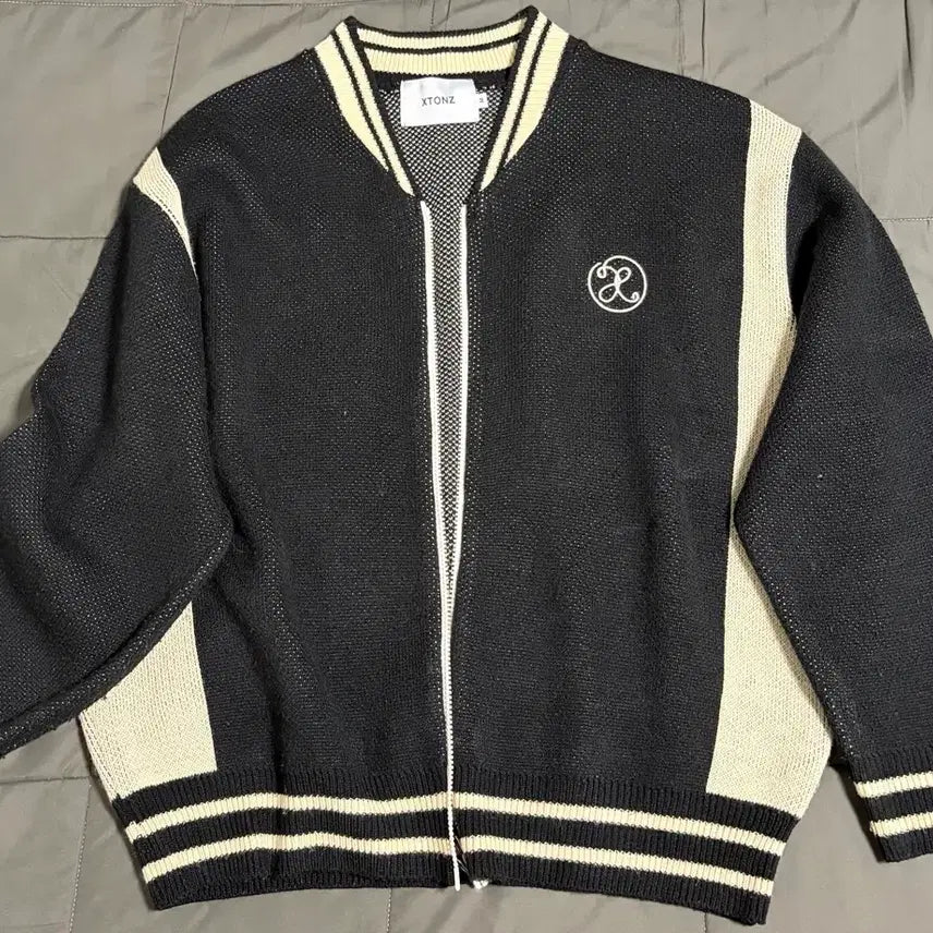 [BUNJANG] XTONZ Marie Stadium Knit Zip-up / 엑스톤즈 마리 스타디움 니트 집업