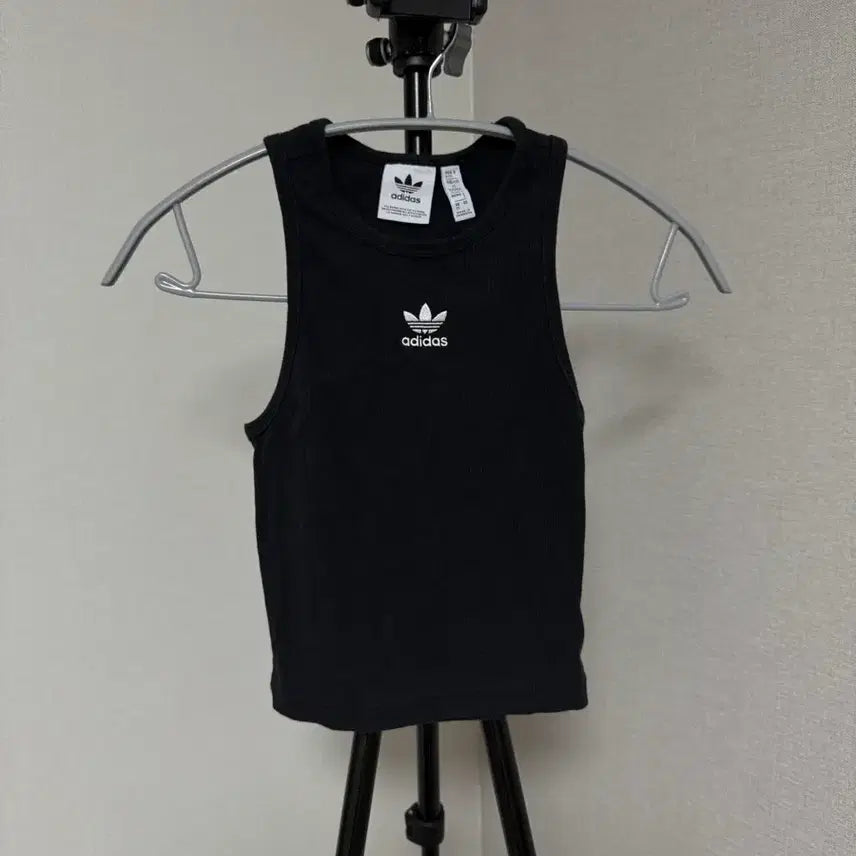 [BUNJANG] Adidas Black Sleeveless T-shirt / 아디다스 블랙 민소매 티셔츠
