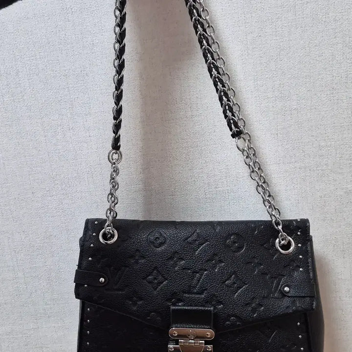 [SOLD OUT] 블랙 체인백