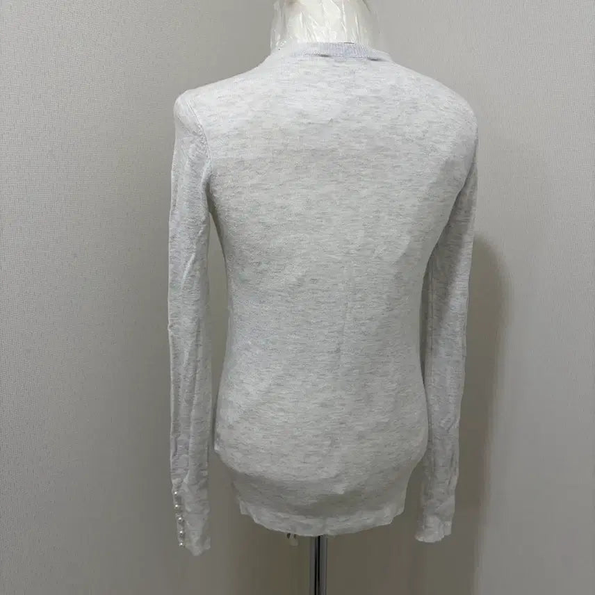 [BUNJANG] Gray Pearl Button Knit Sweater / 밝은 회색 진주 버튼 니트