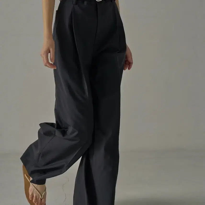 [SOLD OUT] 피사드패턴 썸머 울 슬랙스 블랙 M