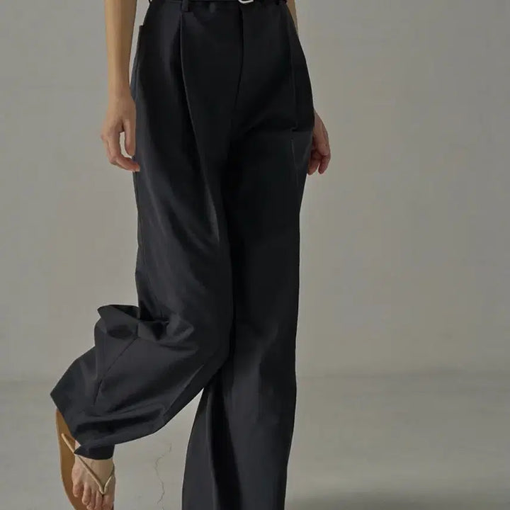 [SOLD OUT] 피사드패턴 썸머 울 슬랙스 블랙 M