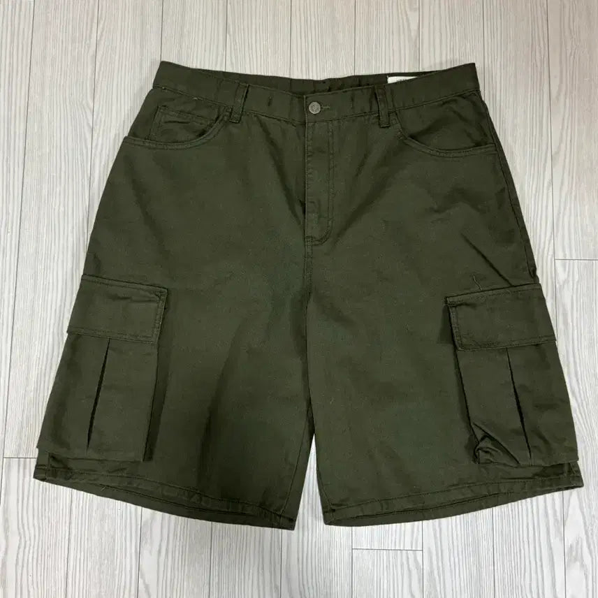 [BUNJANG] BS Rabbit Cargo Bermuda Shorts XL / bs래빗 카고 버뮤다 팬츠바지 xl 상태 s급 카키컬러