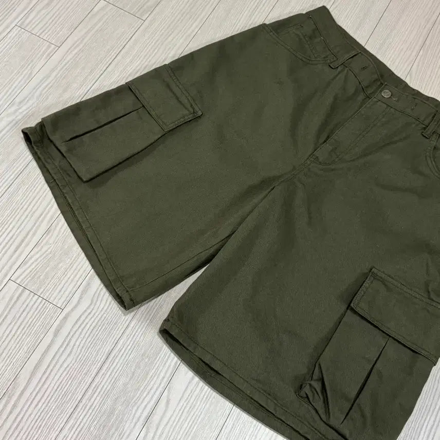 [BUNJANG] BS Rabbit Cargo Bermuda Shorts XL / bs래빗 카고 버뮤다 팬츠바지 xl 상태 s급 카키컬러