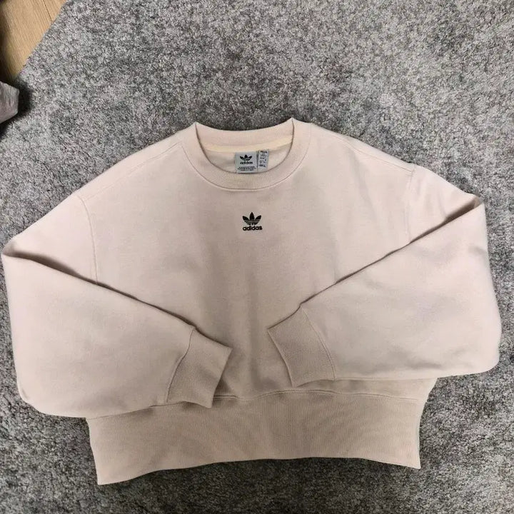 [SOLD OUT] 아디다스 크롭 맨투맨