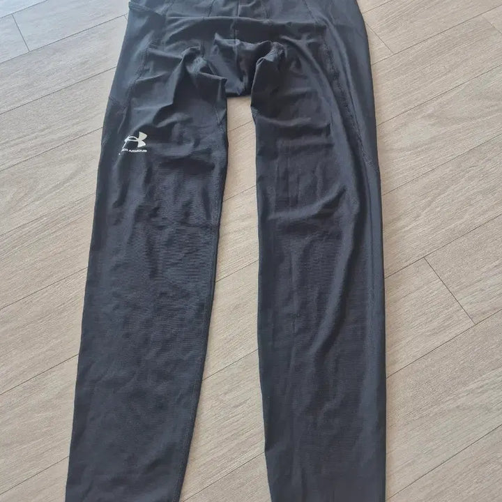 [SOLD OUT] 언더아머 각종 의류팔아요