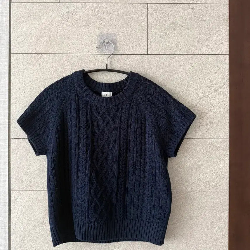 [BUNJANG] Sie Cable Knit Navy / 시에 아인 케이블 니트 네이비