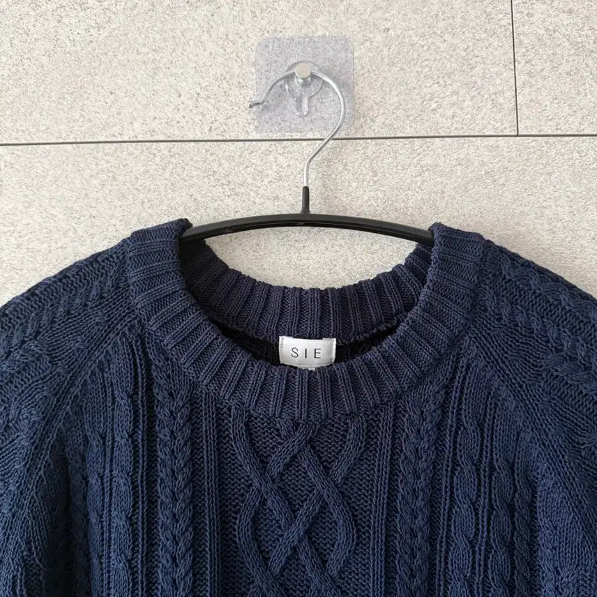 [BUNJANG] Sie Cable Knit Navy / 시에 아인 케이블 니트 네이비