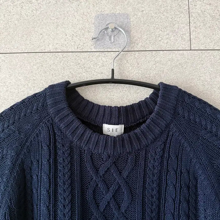 [BUNJANG] Sie Cable Knit Navy / 시에 아인 케이블 니트 네이비