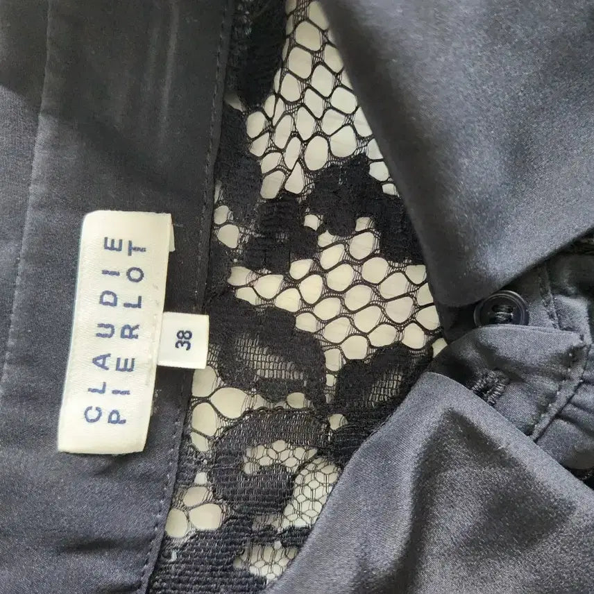 [BUNJANG] Claudie Pierlot Lace Blouse / 새상품 끌로디피에로  블라우스