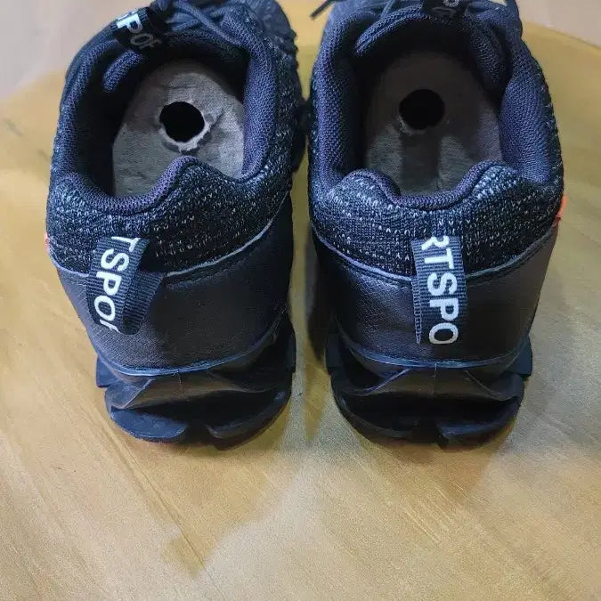[BUNJANG] Black Mesh Sport Sneakers (Size 265) / 블랙 스포츠 운동화 메쉬 소재(265)