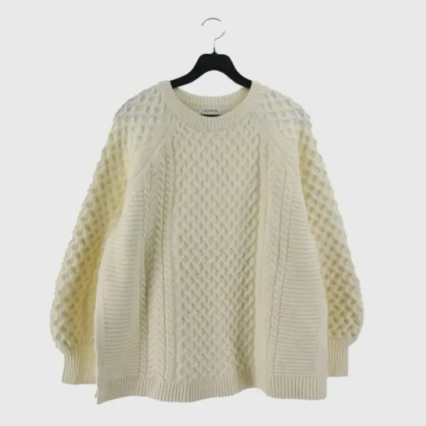 [SOLD OUT] LEPSIM 아이보리 꽈배기 빈티지 레글런 니트