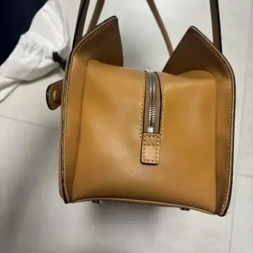 [BUNJANG] Margesherwood Boston Bag Medium Camel Plain / 마지셔우드 보스턴백(사진많음) 미디움 카멜 플레인