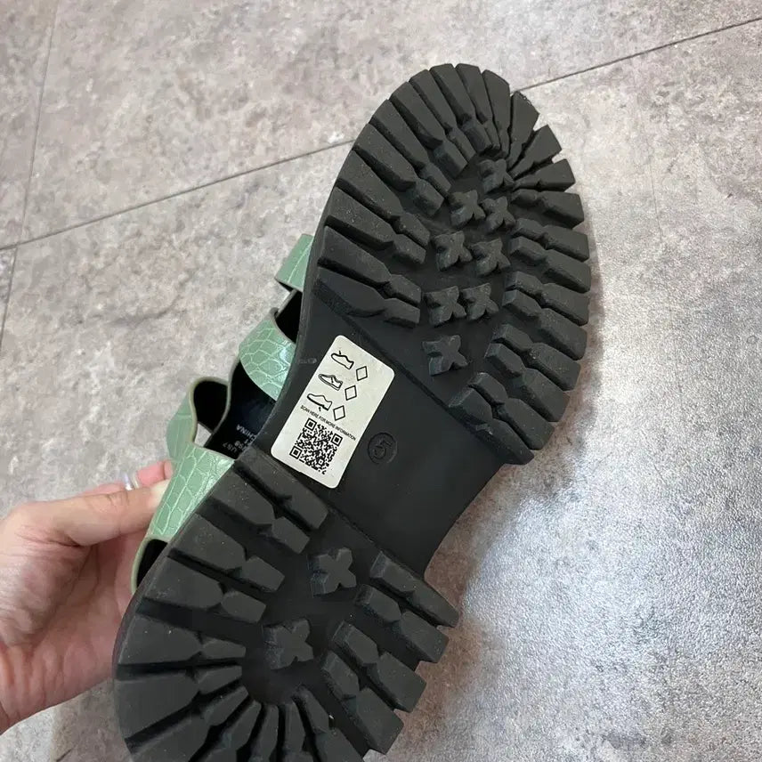 [SOLD OUT] 민트 크로커 샌들 플랫폼 240