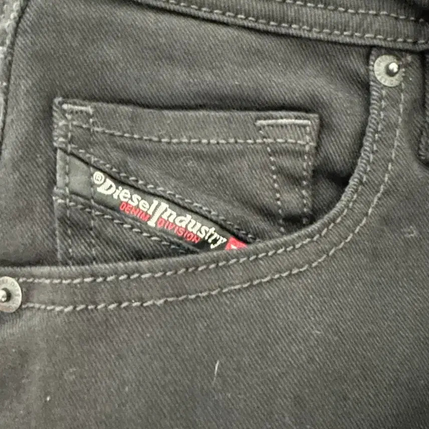 [BUNJANG] Diesel Larkee Regular Fit Jeans (30 inch) / 디젤 26ss larkee 레귤러 진 (30인치)