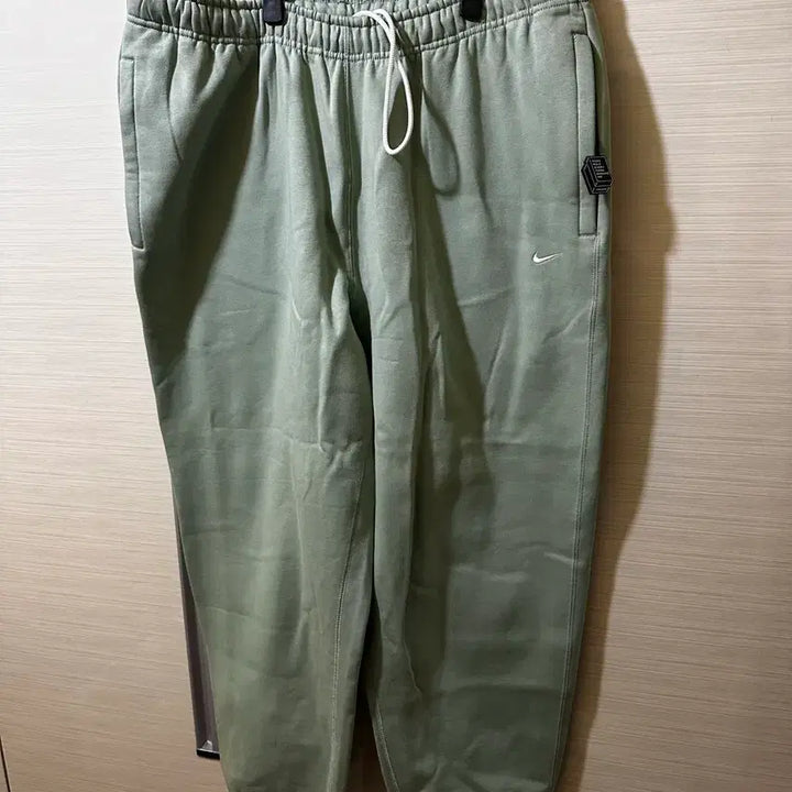 [SOLD OUT] 나이키 스우시 트레이닝 조거 팬츠 그린