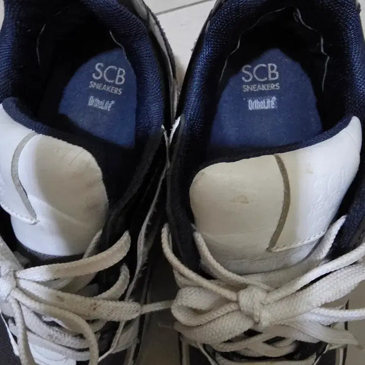 [BUNJANG] Suecomma Bonnie Height-Increasing Sneakers / 슈콤마보니 키높이 운동화 225 현대백화점 구매