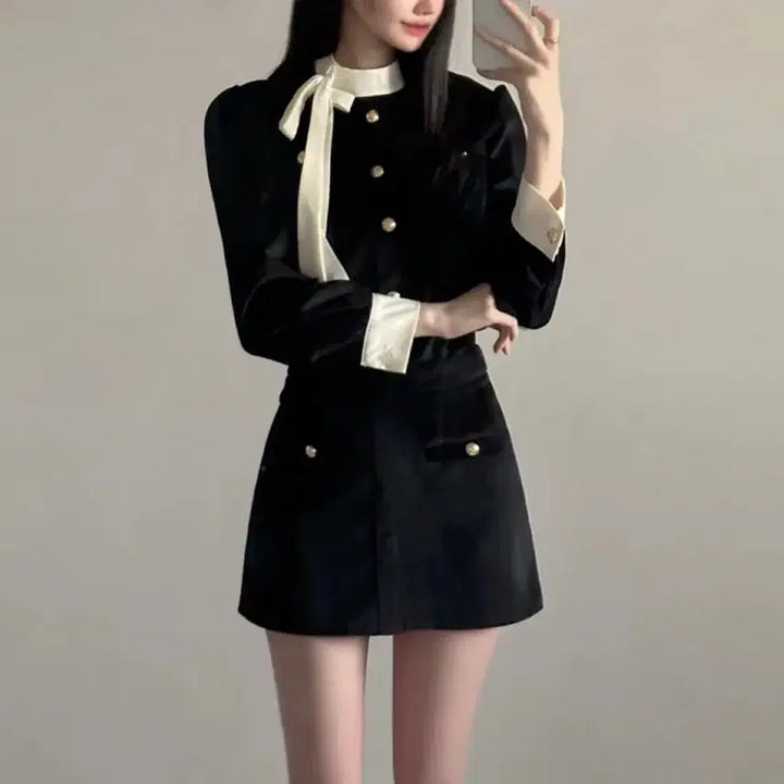 [BUNJANG] Gold Button Blouse and Mini Skirt Two-Piece Set / 하객룩 금장 블라우스 미니스커트 투피스 세트