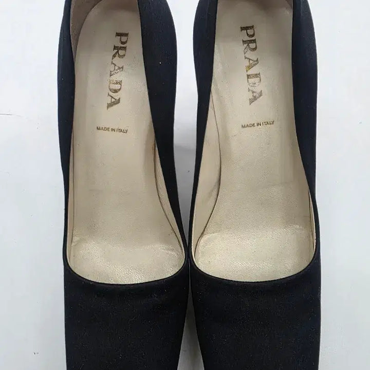 [SOLD OUT] [정품] 프라다 구두(225)