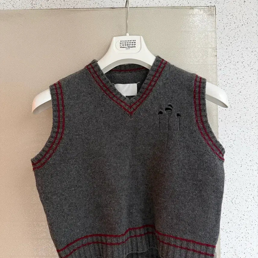 [SOLD OUT] 마르지엘라/디스트로이드 크롭베스트/M