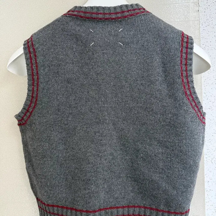 [SOLD OUT] 마르지엘라/디스트로이드 크롭베스트/M