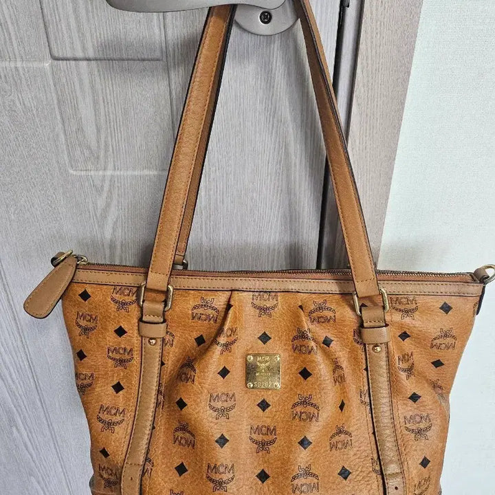 [SOLD OUT] MCM 비세토스 숄더백 브라운